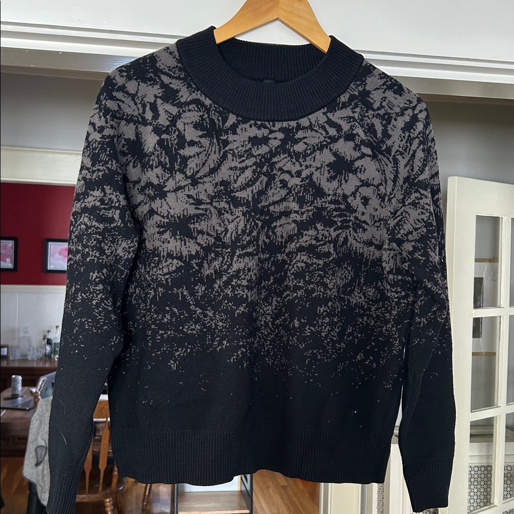 Athleta Black and Grey Knit Sweater